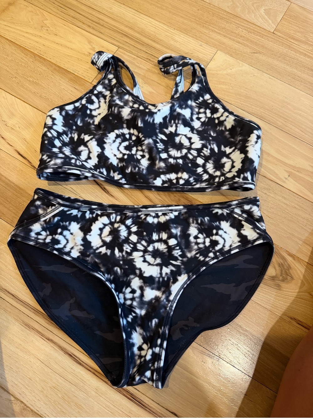 Athleta GIRL Reversible bikini! Size XL14